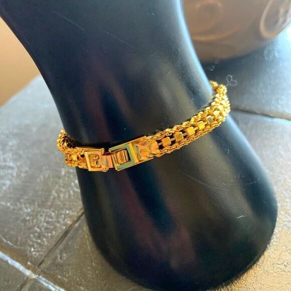 Lovely Chain Bracelet with Black/White Crystals, in Gold, Unmarked - Picture 5 of 5